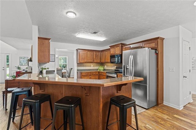 517 Annslee Lane, Loganville, GA 30052