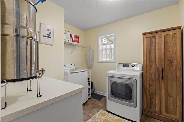 517 Annslee Lane, Loganville, GA 30052