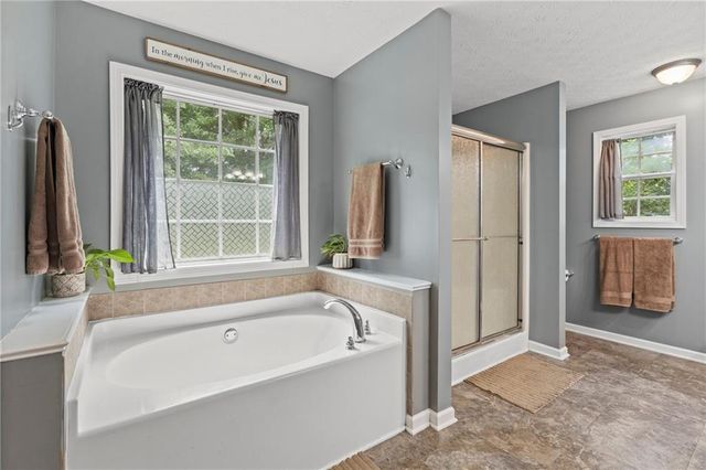 517 Annslee Lane, Loganville, GA 30052