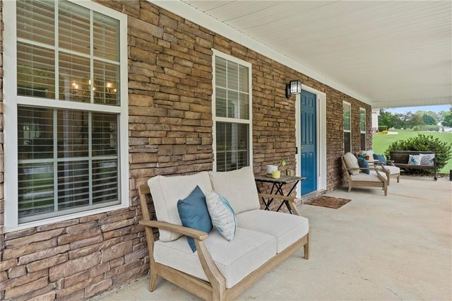 517 Annslee Lane, Loganville, GA 30052