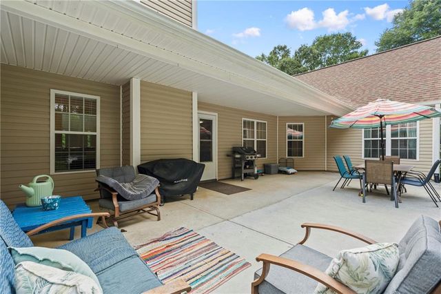 517 Annslee Lane, Loganville, GA 30052