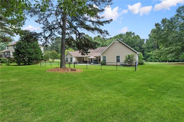 517 Annslee Lane, Loganville, GA 30052