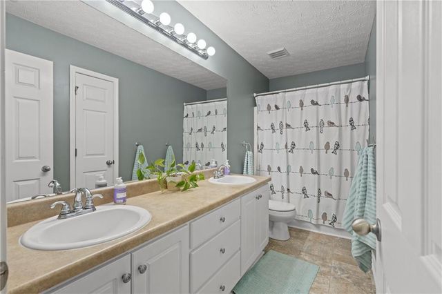 517 Annslee Lane, Loganville, GA 30052
