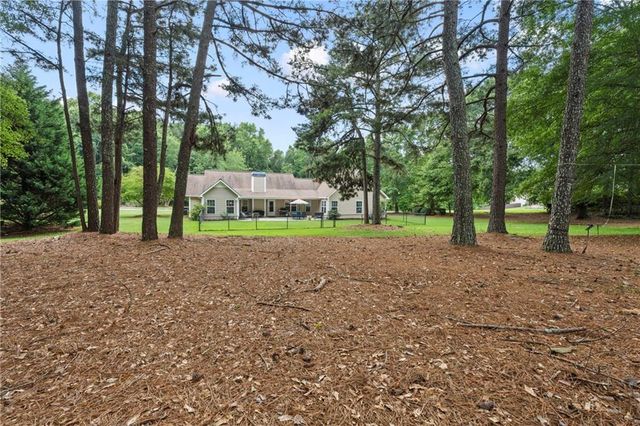 517 Annslee Lane, Loganville, GA 30052