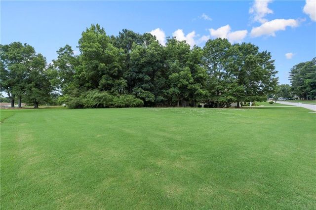 517 Annslee Lane, Loganville, GA 30052