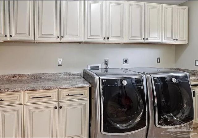 420 Fairpoint Dr, Gulf Breeze, FL 32561