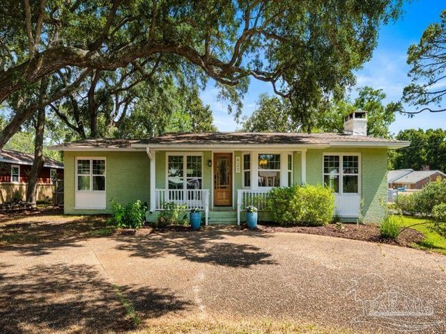 420 Fairpoint Dr, Gulf Breeze, FL 32561