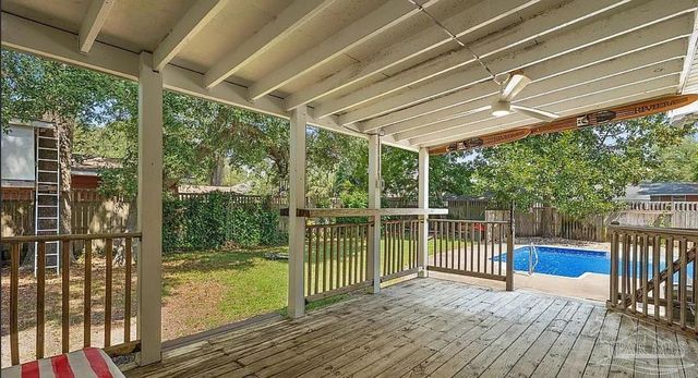 420 Fairpoint Dr, Gulf Breeze, FL 32561