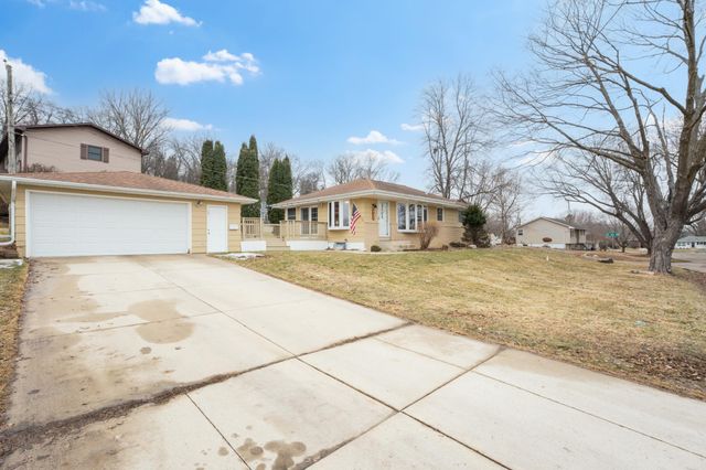 932 24th Street NW, Rochester, MN 55901