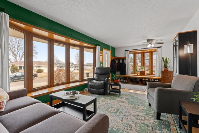 932 24th Street NW, Rochester, MN 55901