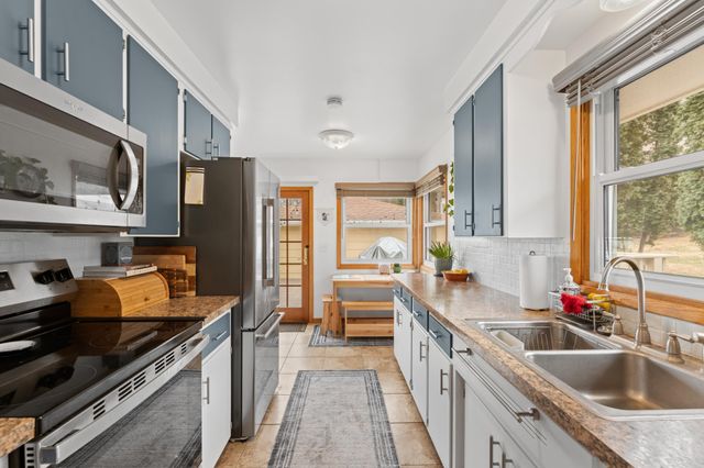 932 24th Street NW, Rochester, MN 55901