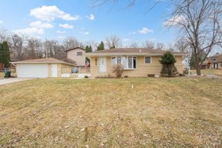 932 24th Street NW, Rochester, MN 55901
