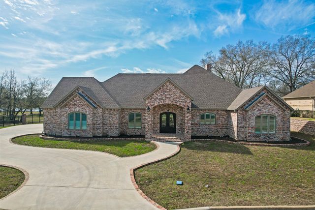 602 Greenhill Park Avenue, Mt Pleasant, TX 75455