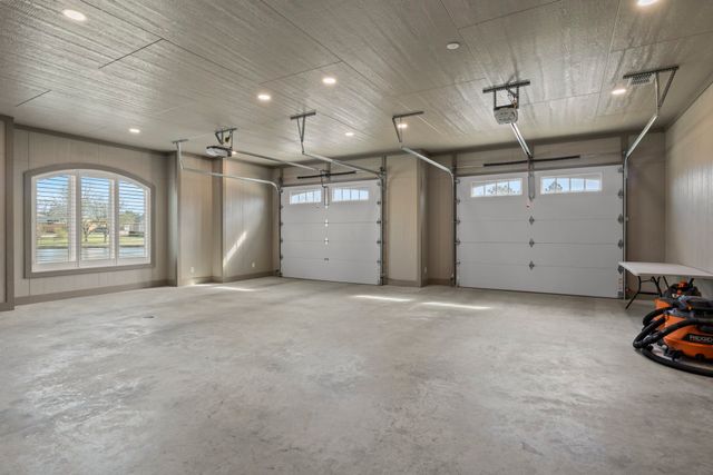 602 Greenhill Park Avenue, Mt Pleasant, TX 75455