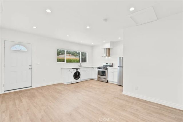 8112 Amestoy Avenue, Van Nuys, CA 91406