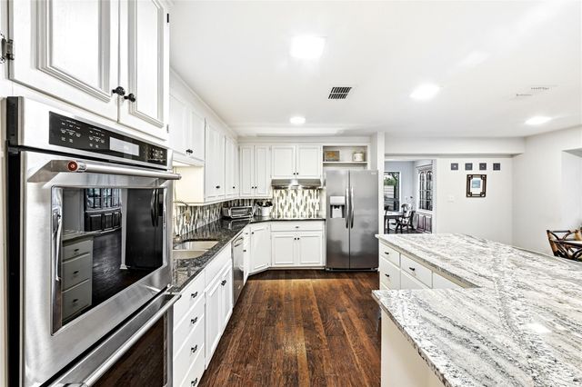 105 Melody ST, Lakeway, TX 78734