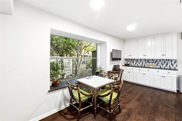 105 Melody ST, Lakeway, TX 78734