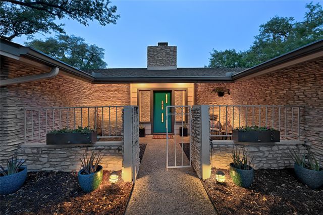 105 Melody ST, Lakeway, TX 78734