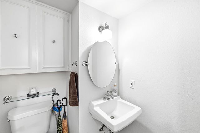 105 Melody ST, Lakeway, TX 78734