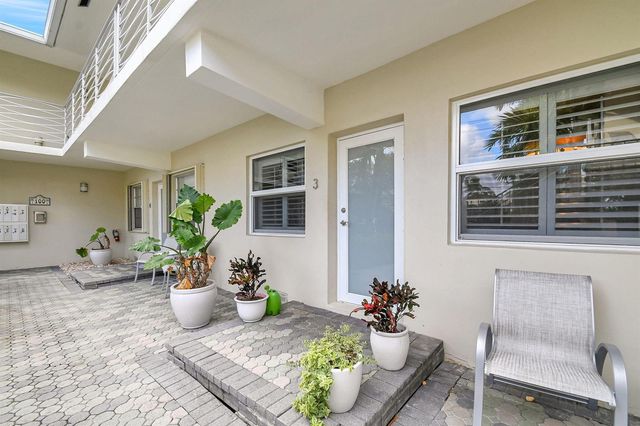 100 Venetian Drive 3, Delray Beach, FL 33483
