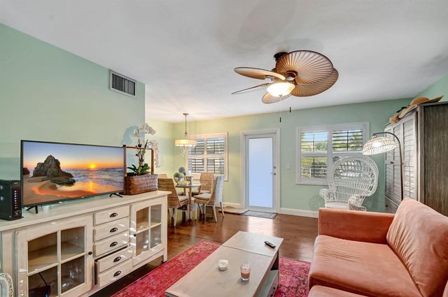 100 Venetian Drive 3, Delray Beach, FL 33483