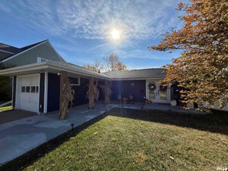 610 W RIDGEMONT Road, Peoria, IL 61614