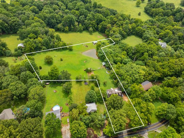 3538 Armstrong Rd, Springfield, TN 37172