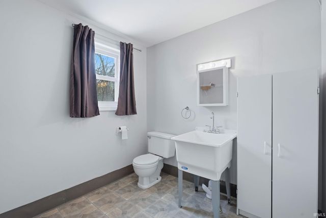 4022 W Glen Oaks Drive, Bloomington, IN 47403