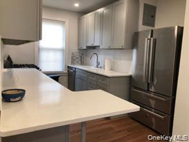 4320 Hamilton Place, Douglaston, NY 11363