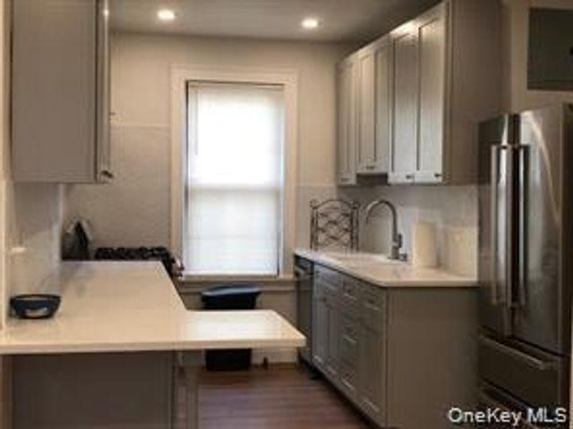4320 Hamilton Place, Douglaston, NY 11363