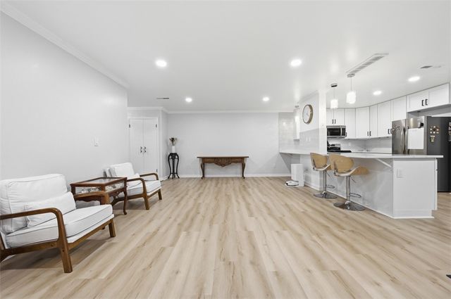 540 N NEVILLE 305, Oakland, PA 15213