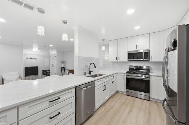 540 N NEVILLE 305, Oakland, PA 15213