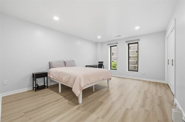 540 N NEVILLE 305, Oakland, PA 15213