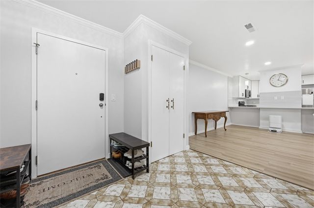 540 N NEVILLE 305, Oakland, PA 15213