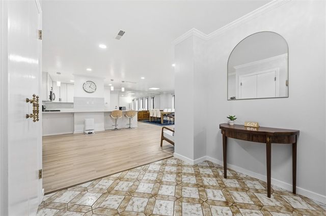 540 N NEVILLE 305, Oakland, PA 15213