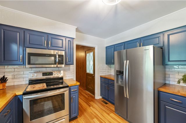 533 Taylor St, Bruceton, TN 38317