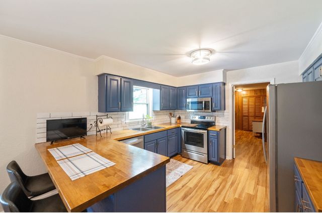 533 Taylor St, Bruceton, TN 38317