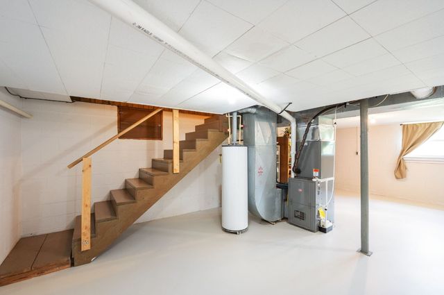 533 Taylor St, Bruceton, TN 38317