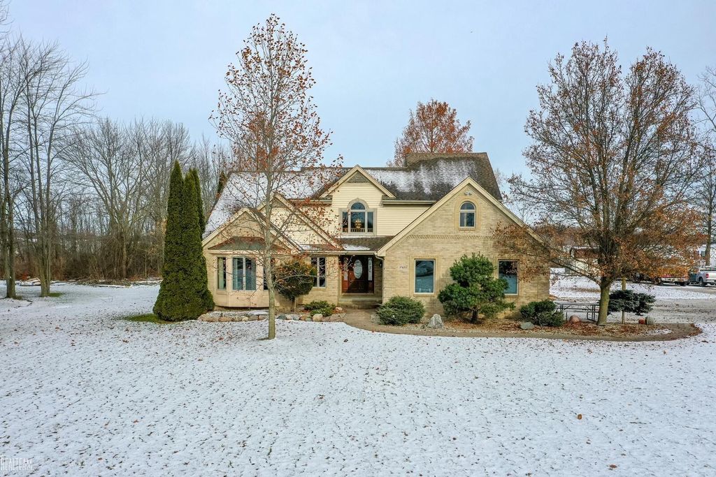 37433 26 Mile Road, Lenox, MI 48048