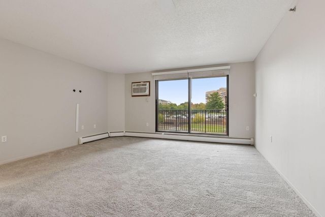 6500 Woodlake Drive 202, Richfield, MN 55423