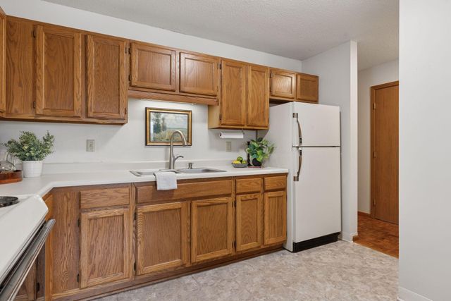 6500 Woodlake Drive 202, Richfield, MN 55423