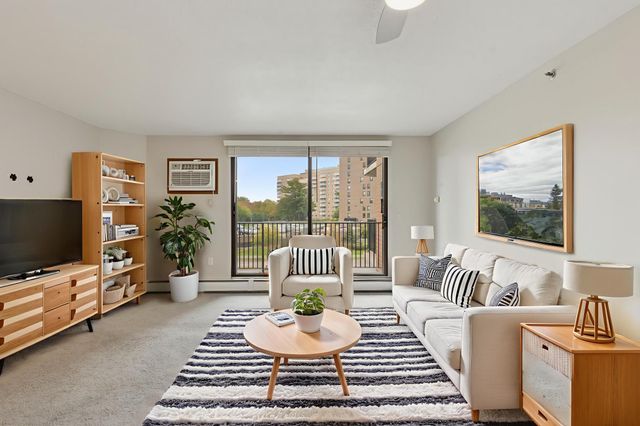 6500 Woodlake Drive 202, Richfield, MN 55423