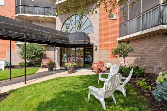 6500 Woodlake Drive 202, Richfield, MN 55423