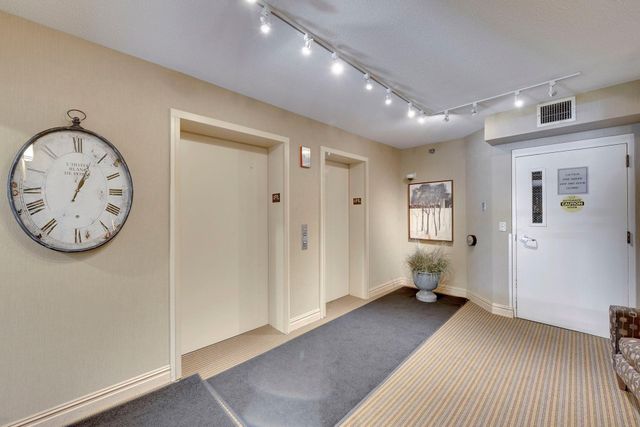 6500 Woodlake Drive 202, Richfield, MN 55423