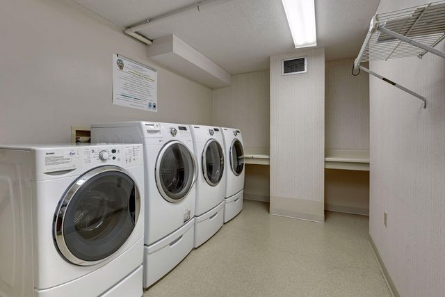 6500 Woodlake Drive 202, Richfield, MN 55423