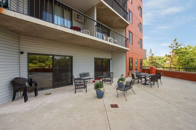 6500 Woodlake Drive 202, Richfield, MN 55423