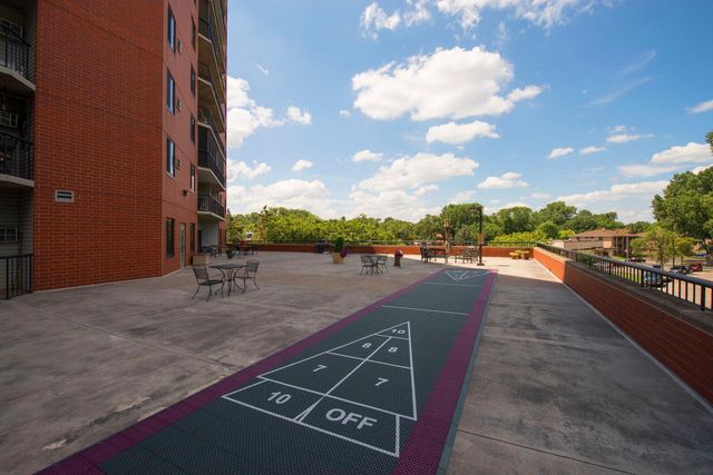 6500 Woodlake Drive 202, Richfield, MN 55423