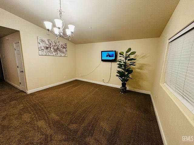 21114 Universal Street, Lost Hills, CA 93249