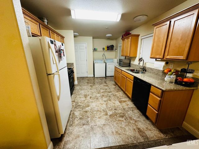 21114 Universal Street, Lost Hills, CA 93249