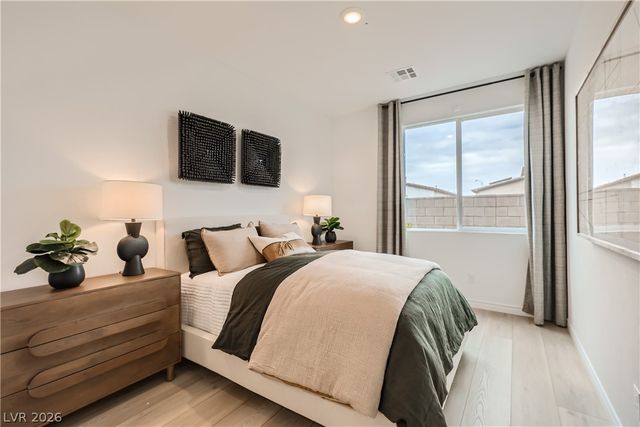 242 White Crest Peak Avenue, Henderson, NV 89015